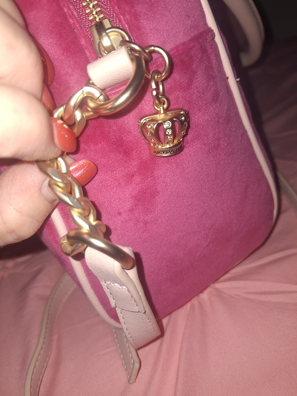 EXCLUSIVE Y2K Juicy Couture Pink Velvet Logo Crossbody Bag - Picture 9 of 10